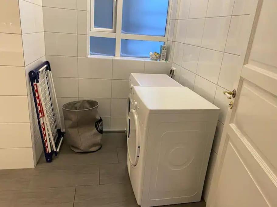 Husavik 2 Bedroom Apartment エクステリア 写真